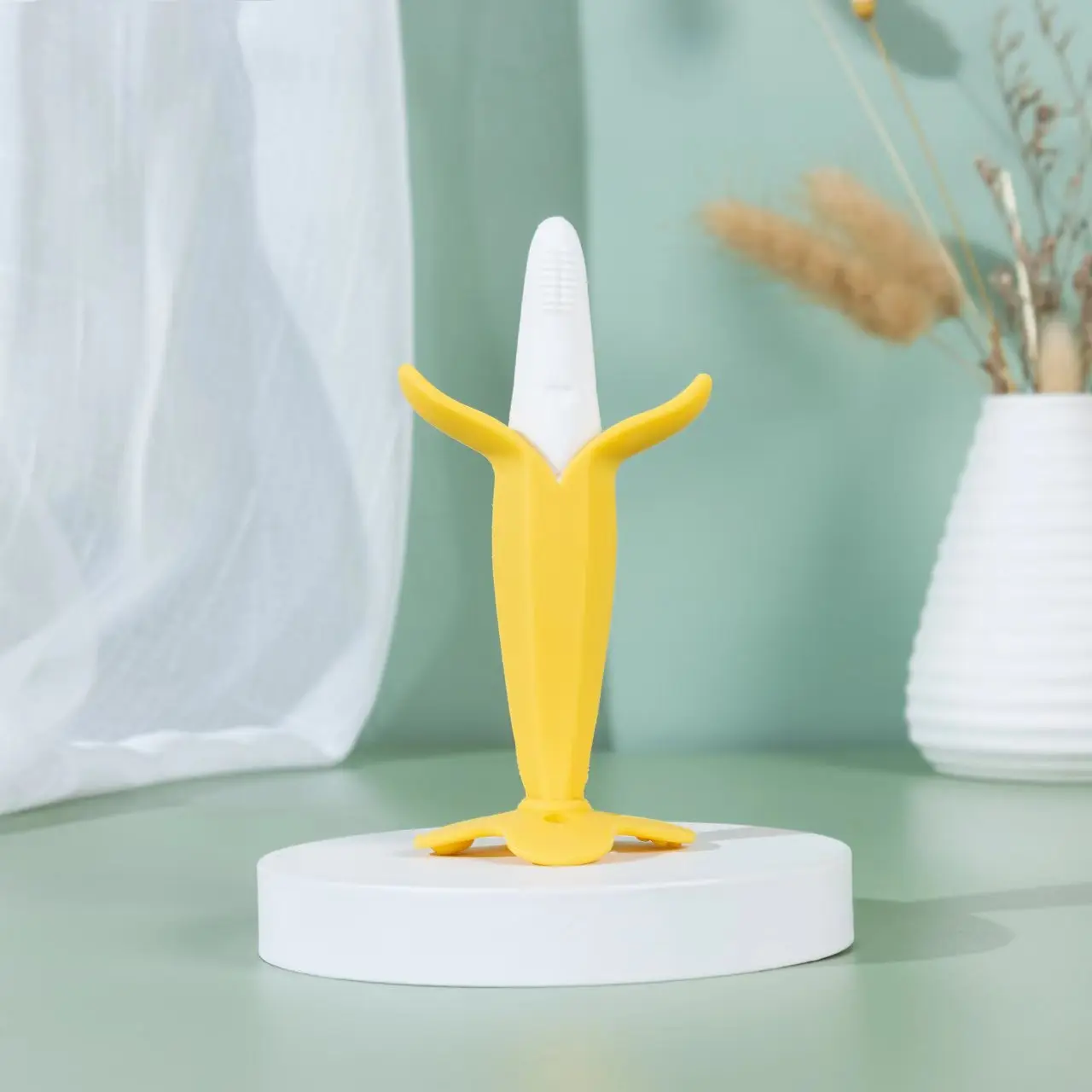 Wholesale BPA Free Fruit Teether Silicone Baby Suction Banana Shape Teether Set Teething